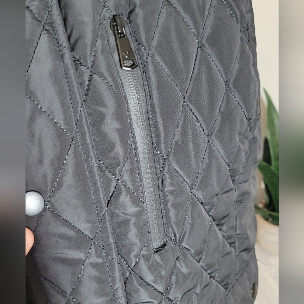 Fried Black Quilted Vest With Leather Shoulder Details  Medium - Picture 3 of 6